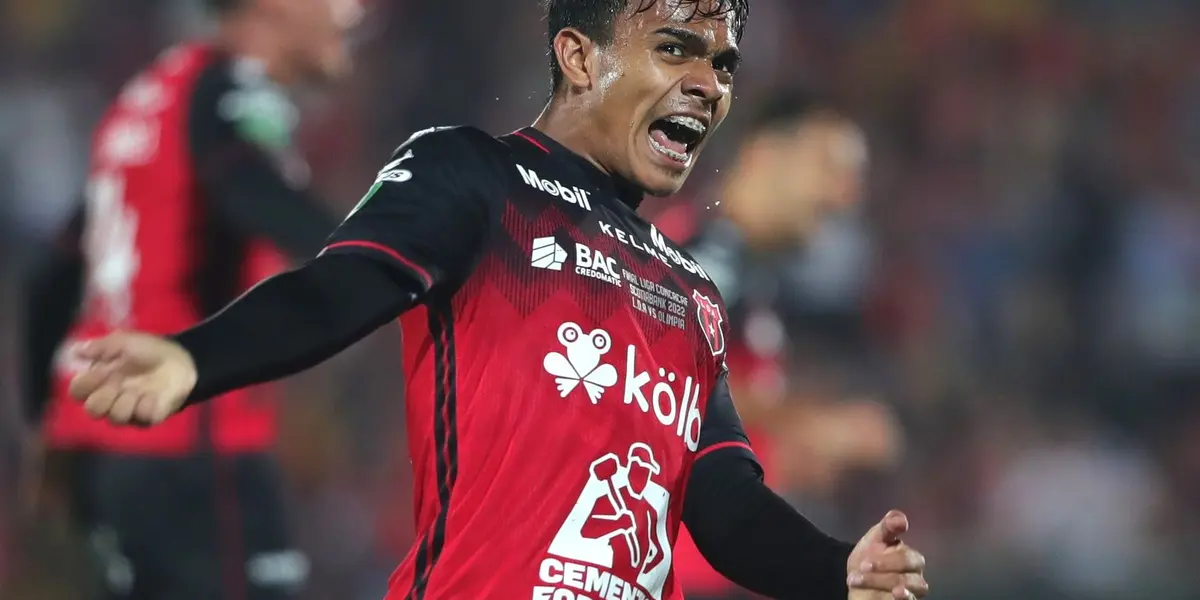 Aarón Suárez ha visto menos minutos de juego en el presente torneo