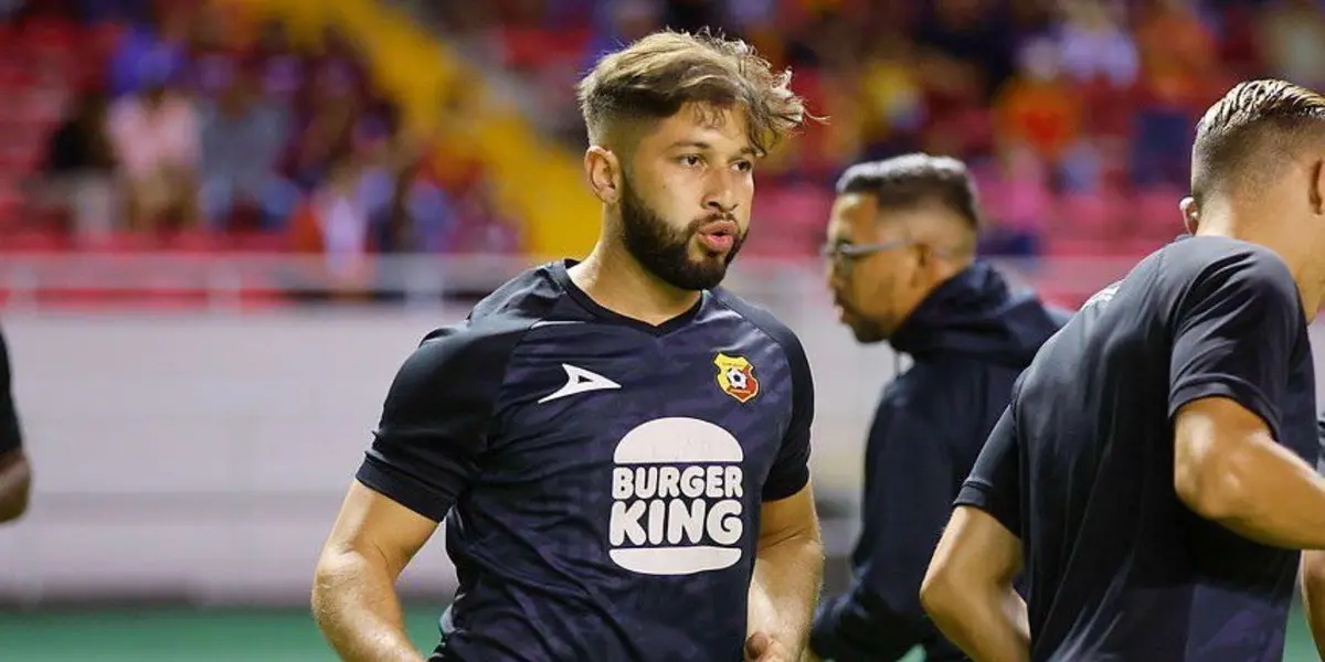 Aguilar sigue demostrando que es el mejor futbolista de Herediano.