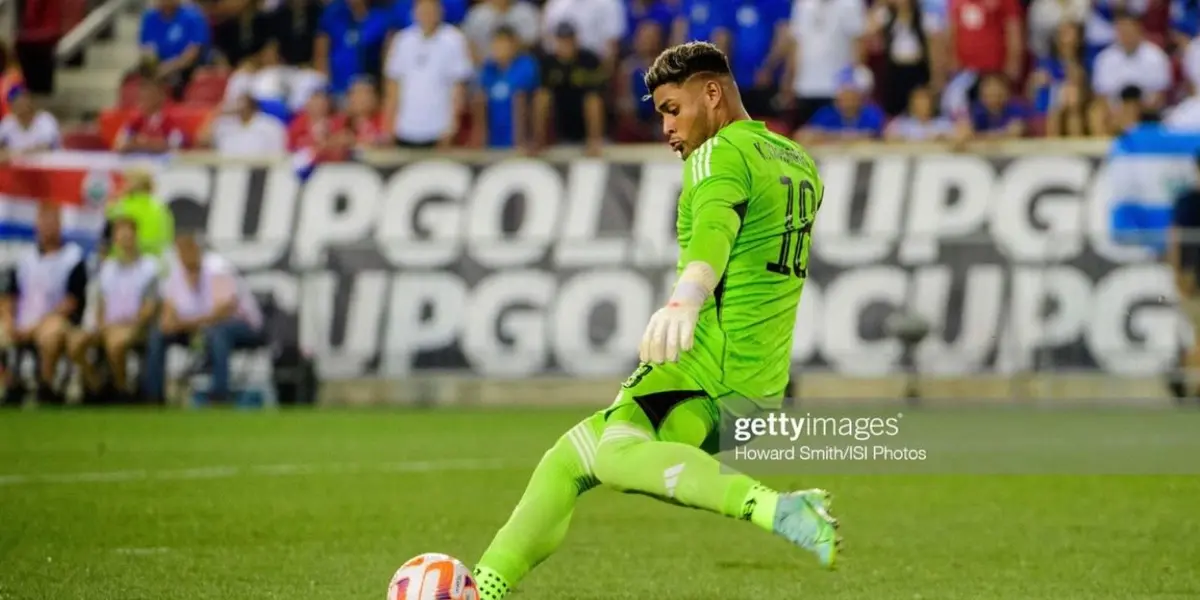 Al arquero morado no le ha ido necesariamente bien con el combinado nacional