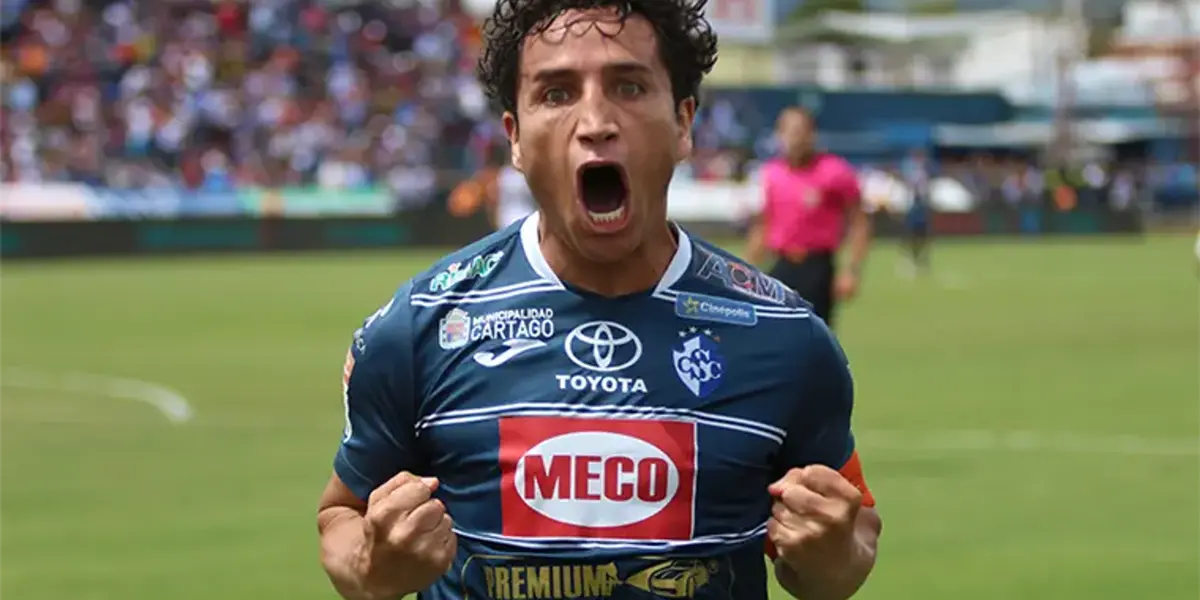 Al ex atacante de Cartaginés y la Selección Nacional, aún le guardan muchísimo cariño