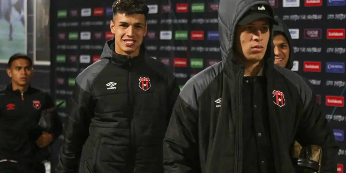 Antes de iniciar el encuentro, ocurrió algo insólito que hizo sentir a los ticos como en casa