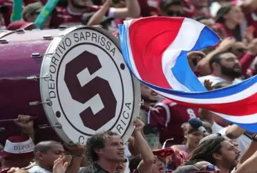 Canticos de Saprissa se escucharon durante el partido de Costa Rica.