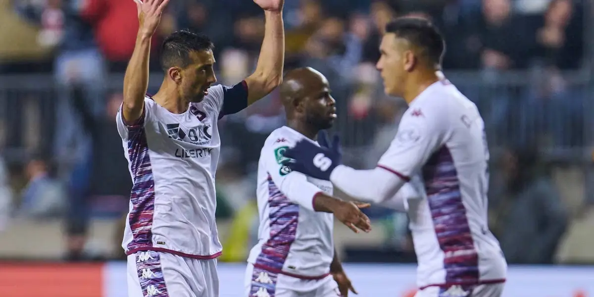 Capitán argentino no dudó en compartir con un ídolo de la S y hasta tomarse fotografías