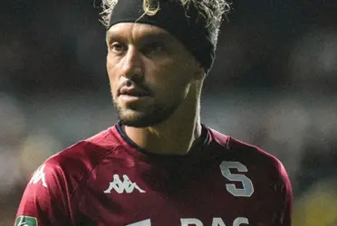 Christian Bolaños es un futbolista destacado del Saprissa y de Costa Rica. Si se va del club, habrá un vacío importante para el equipo y los aficionados.