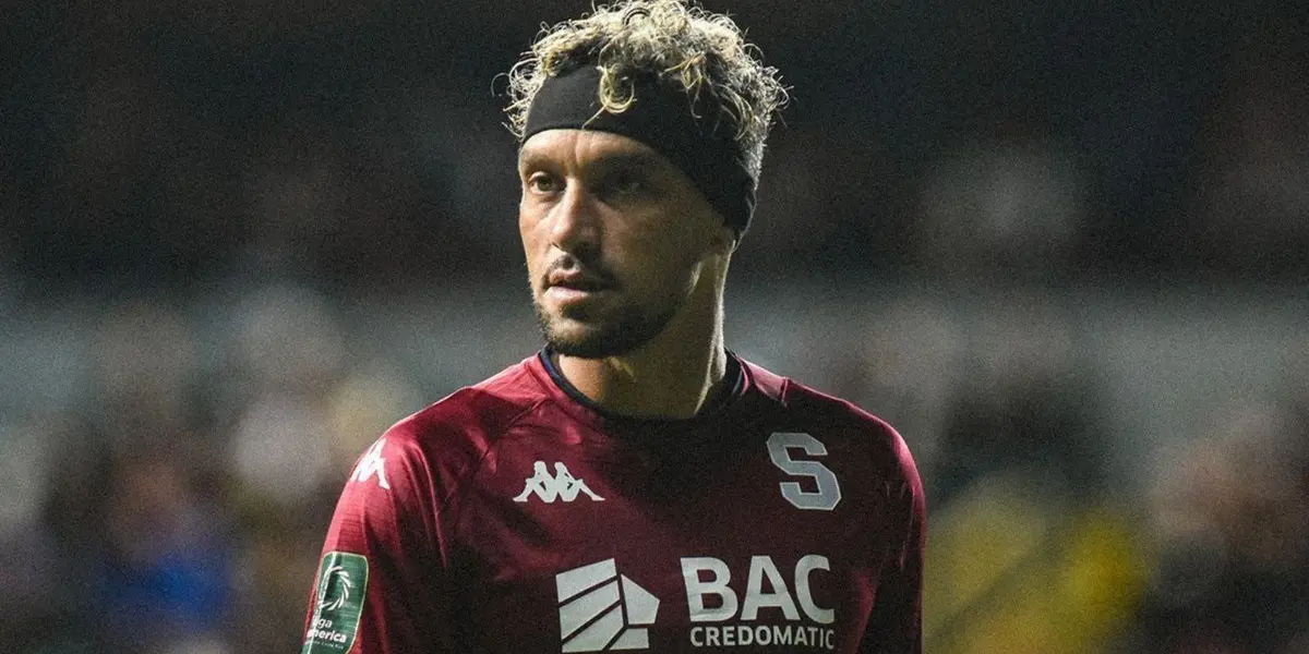 Christian Bolaños regresó a la actividad el martes, sin embargo, el artillero volvió a caer lesionado.