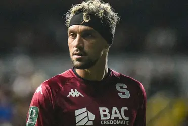 Christian Bolaños regresó a la actividad el martes, sin embargo, el artillero volvió a caer lesionado.