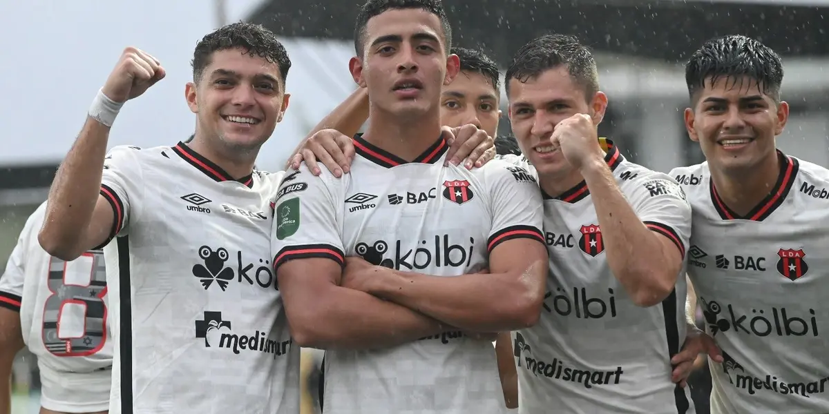 Defensor manudo reaccionó a la creatividad en redes sociales