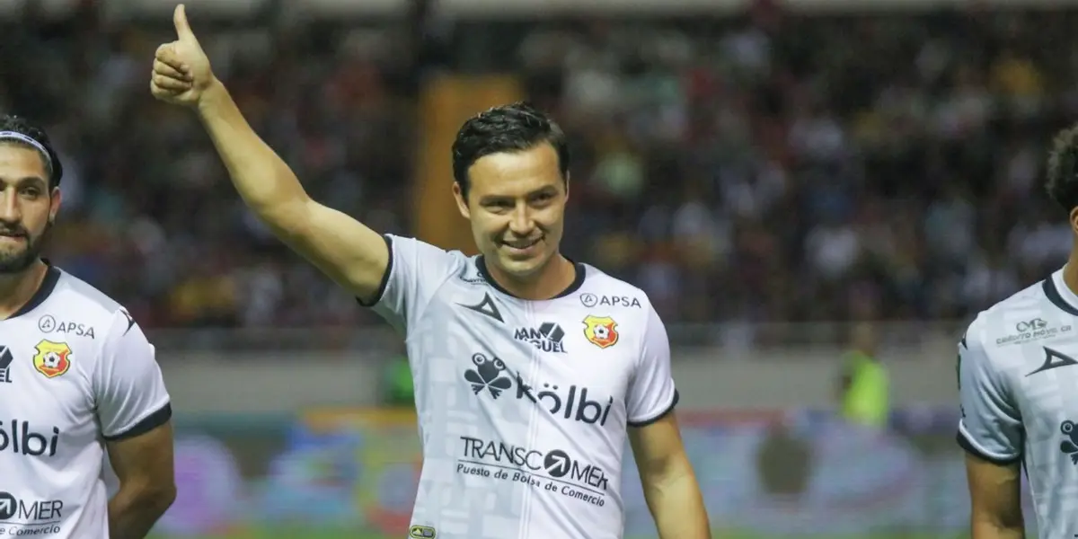 Delantero aún no ha sido sancionado por dopaje, pero tampoco debutó con el Team