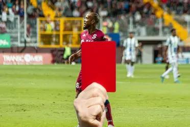 El árbitro central detalló en el acta los insultos de Arboine.