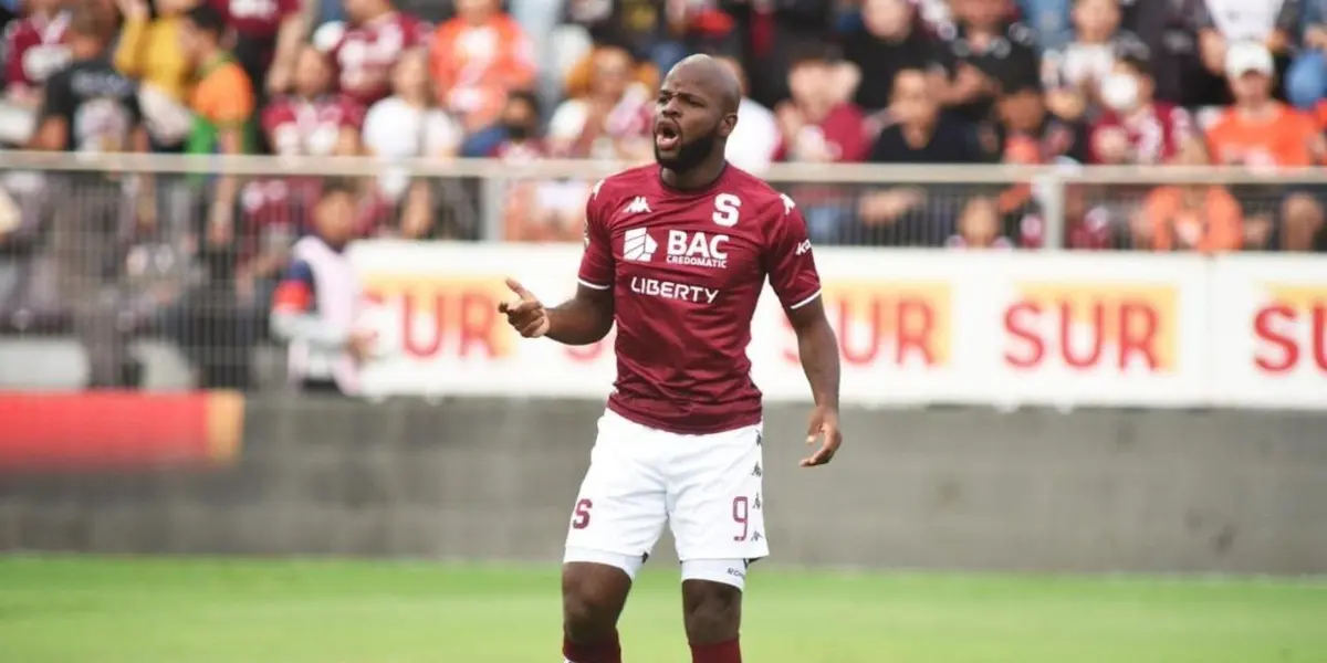 El ariete jamaiquino busca encontrar su mejor nivel en Saprissa.