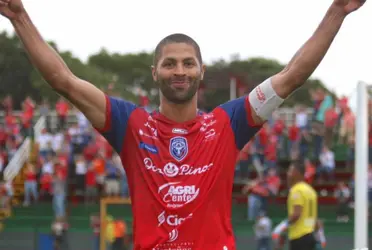 El artillero de 41 años de edad sale del retiro para volver a San Carlos.