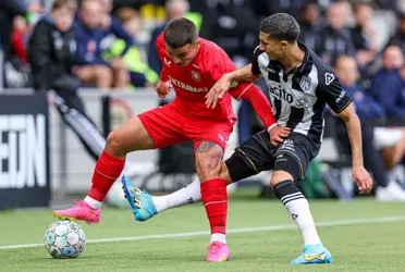 El artillero nacional dio un pase de gol para abrir el marcador este domingo.
