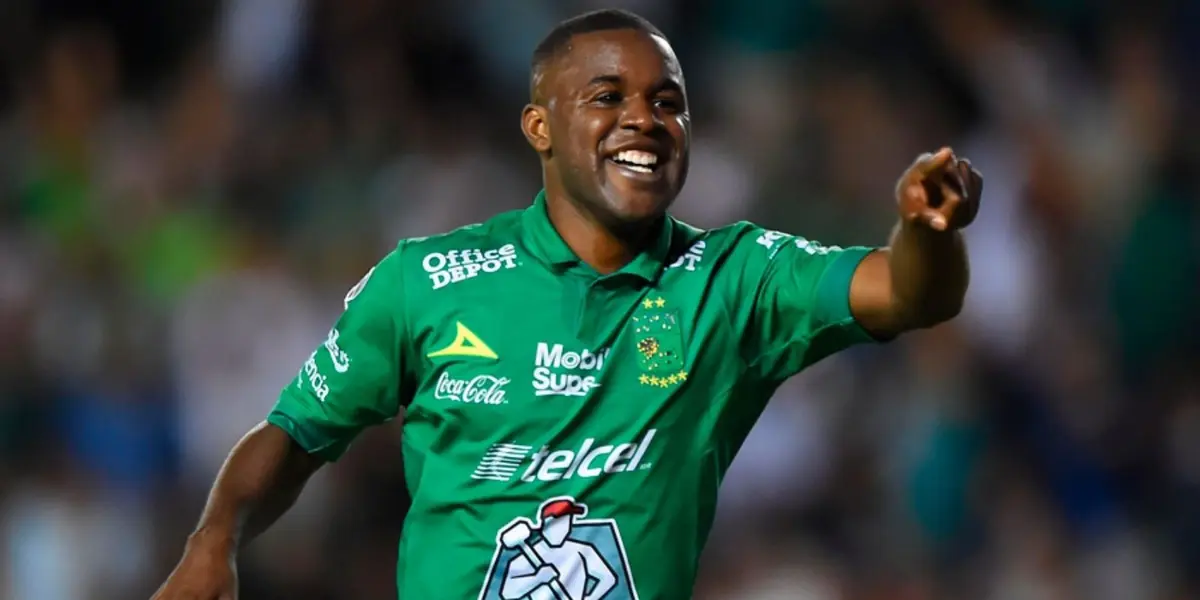 El atacante nacional tuvo un encontronazo con un periodista mexicano