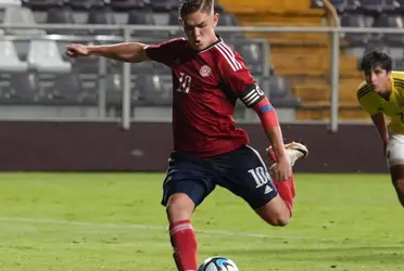 El central del Cartaginés cometió autogol para adelantar a Colombia ante La Sele.