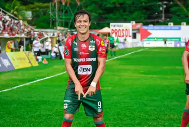 El delantero mexicano puede ser sancionado dos años sin jugar debido a una uña encarnada