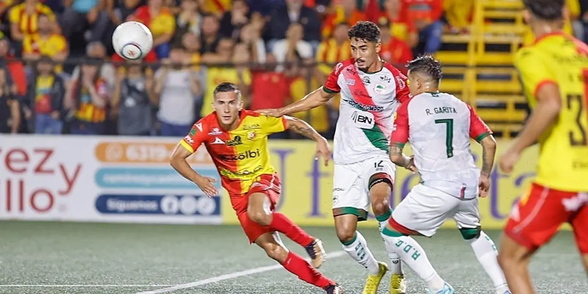 El duelo entre la ADG y el cuadro de Jeaustin Campos quedó suspendido por lluvia.