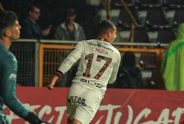El equipo de Andrés Carevic ya lo gana ante Herediano gracias a un gol de Carlos Mora.
