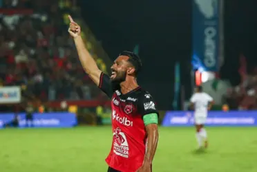 El equipo manudo le hizo un sentido homenaje a su capitán en la previa al duelo ante Herediano.