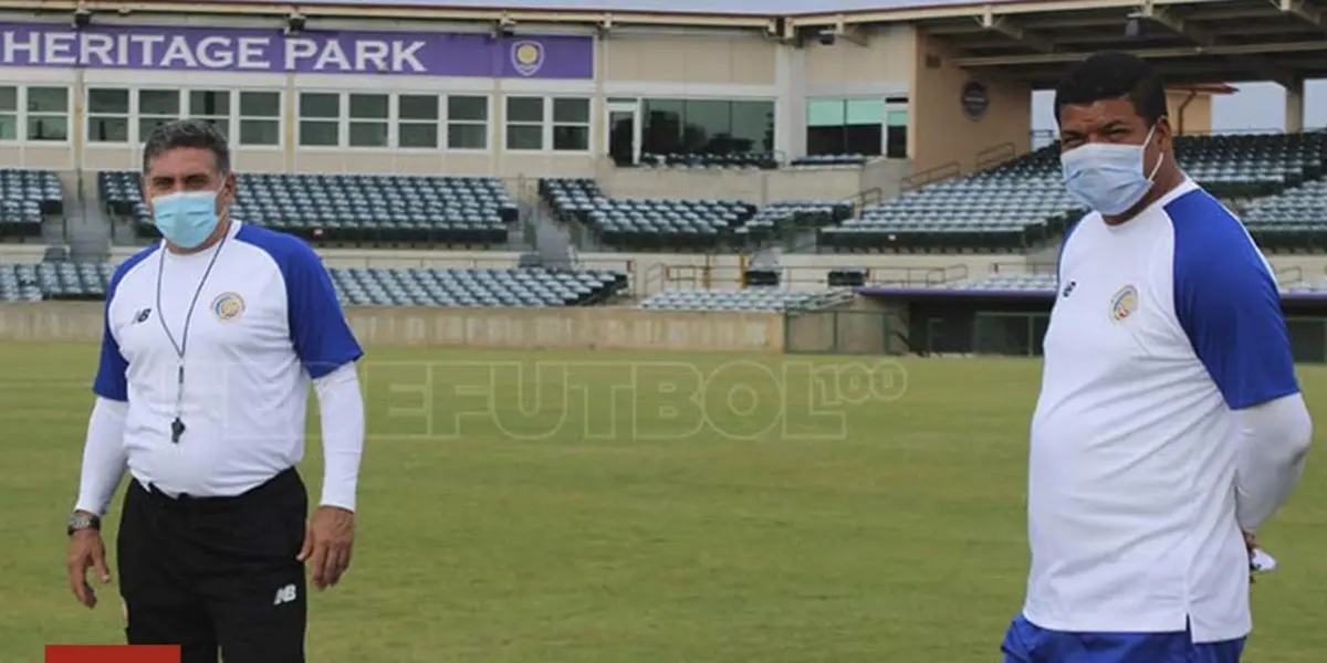El ex asistente técnico de la Selección de Costa Rica le dio con todo al colombiano.