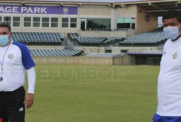 El ex asistente técnico de la Selección de Costa Rica le dio con todo al colombiano.