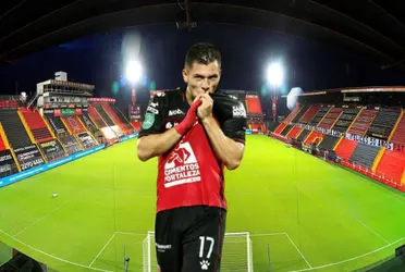 El extremo manudo es claro en sus peticiones para dejar el balompié costarricense.