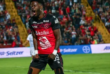 El extremo manudo no la pasó nada bien ante el Santos de Guápiles.