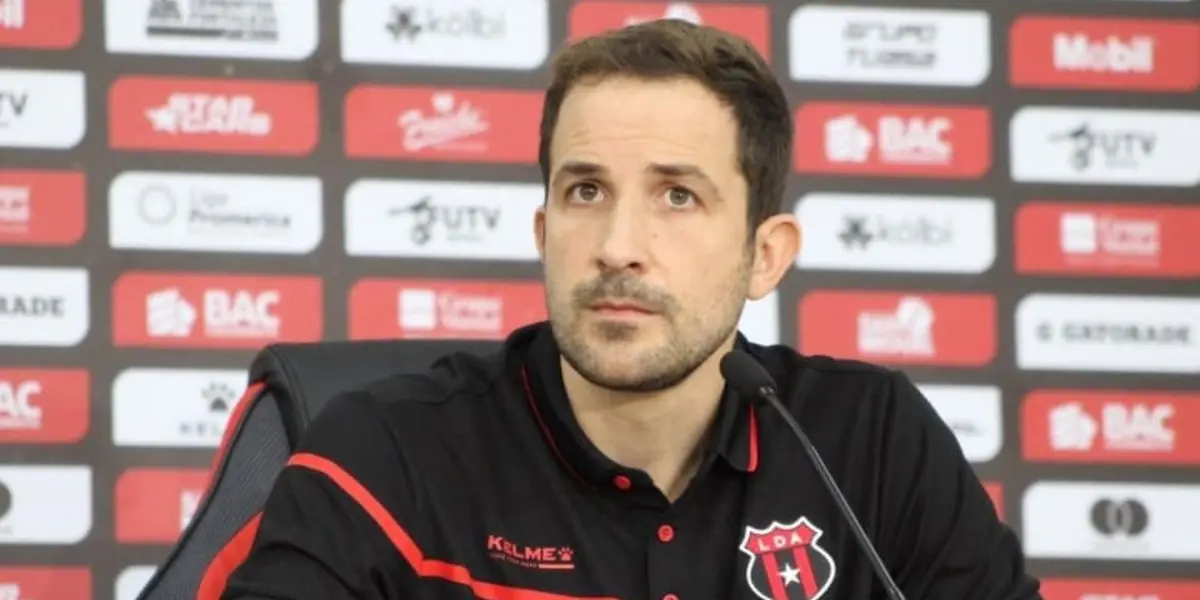 El hoy gerente deportivo del Real Oviedo analiza el presente de los manudos.