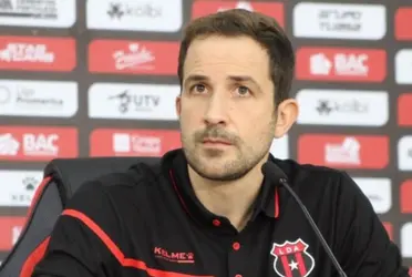 El hoy gerente deportivo del Real Oviedo analiza el presente de los manudos.