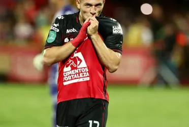 El joven delantero manudo desafía las probabilidades y promete una remontada épica ante el Herediano.