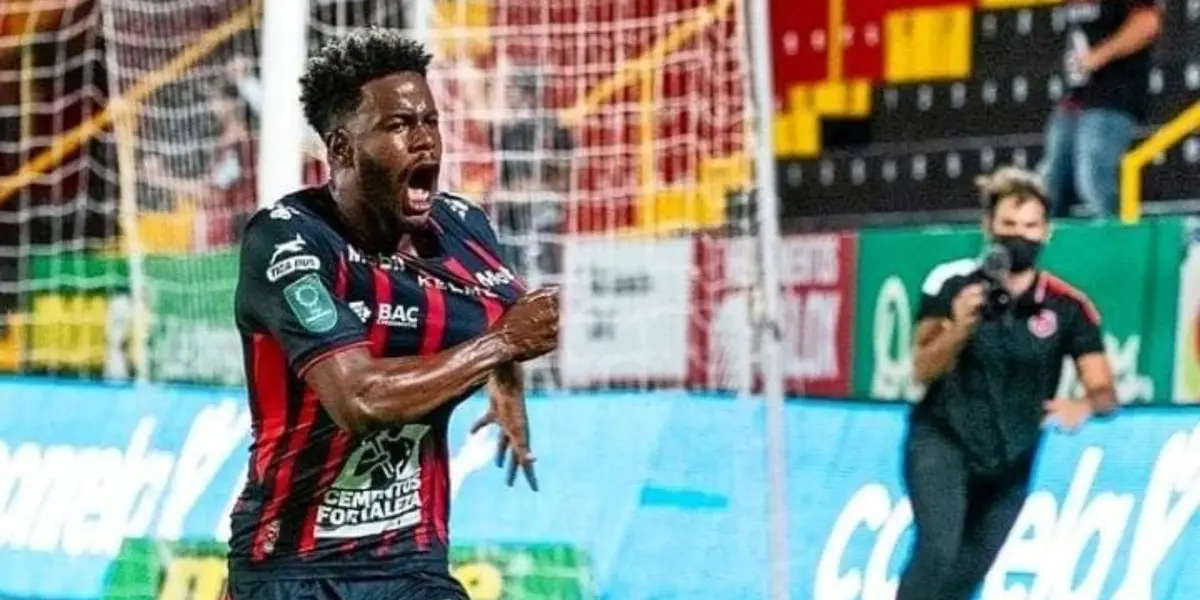 El jugador superó las duras críticas que recibió de parte de su misma hinchada, pero ha tenido un cierre de temporada muy bueno y ayudando al equipo en instancias cruciales