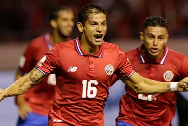 El lateral derecho del Bochum de la Bundesliga anunció su retiro de la Selección de Costa Rica.