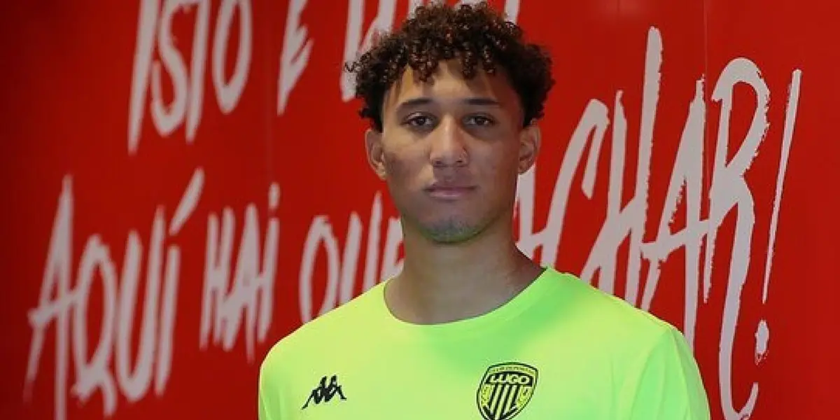 El meta nacional sumó minutos con su club en España