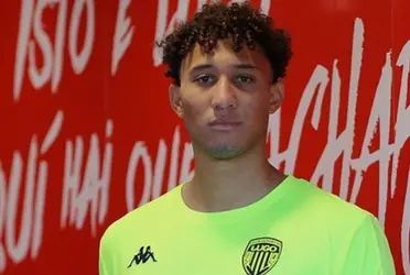 El meta nacional sumó minutos con su club en España