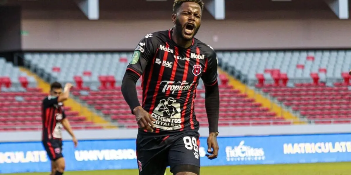 El momento del canalero Freddy Góndola es el tema en Liga Deportiva Alajuelense.