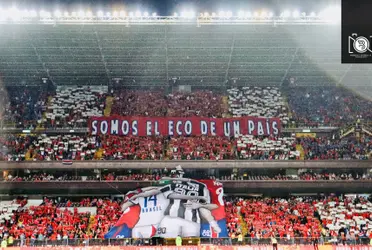 El mosaico y tifo que alegraron a todos los ticos previo al encuentro.