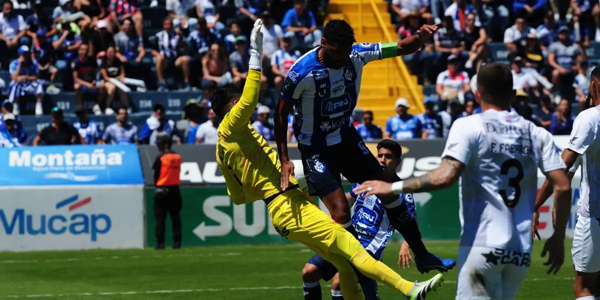 El Team le pegó una goleada de 3-1 a los brumosos en el Fello Meza