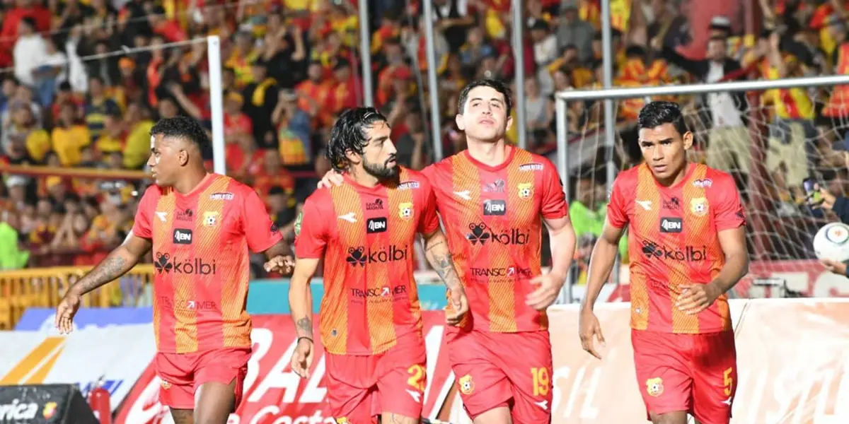 El Team sumó tres puntos en su estadio y con polémica incluída