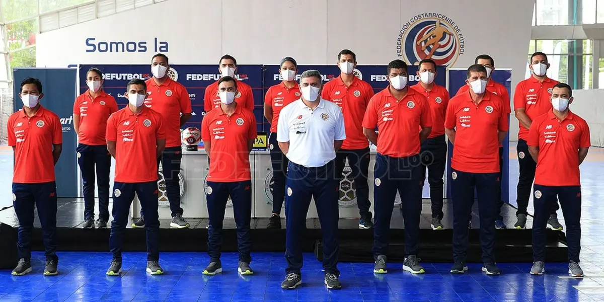 El técnico colombiano quedó muy mal parado por uno de sus hombres de confianza.