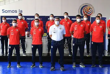 El técnico colombiano quedó muy mal parado por uno de sus hombres de confianza.