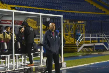El técnico del Cartaginés dio la cara tras el golpe ante Comunicaciones.