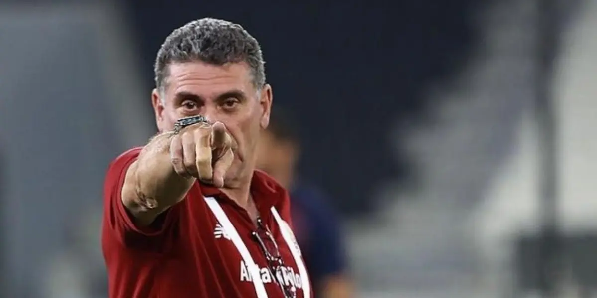 El timonel colombiano ya comenzó a cobrar parte de su cláusula.