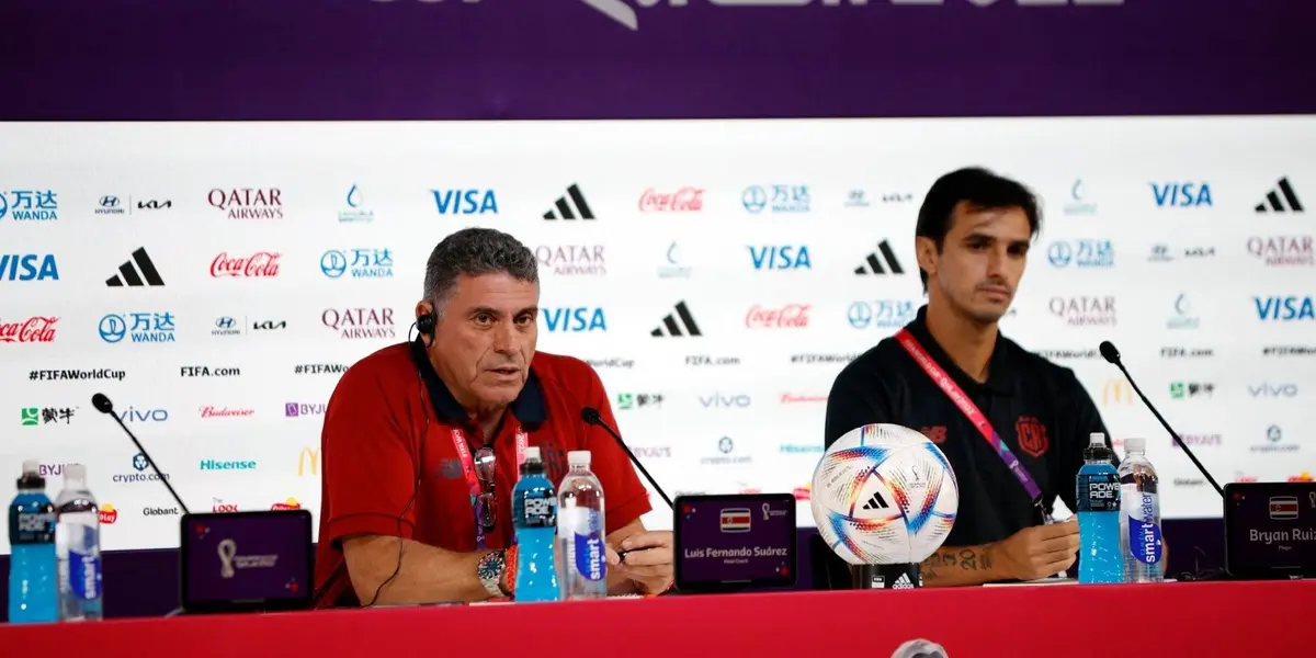 El timonel del equipo nacional le responde al ex futbolista.