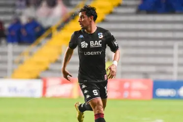 El zaguero de los morados se vio envuelto en la polémica tras una fuerte entrada en su propio campo.