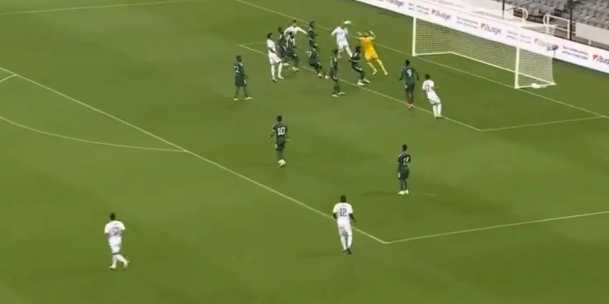 El zaguero del Konyaspor adelantó a La Sele contra Arabia.