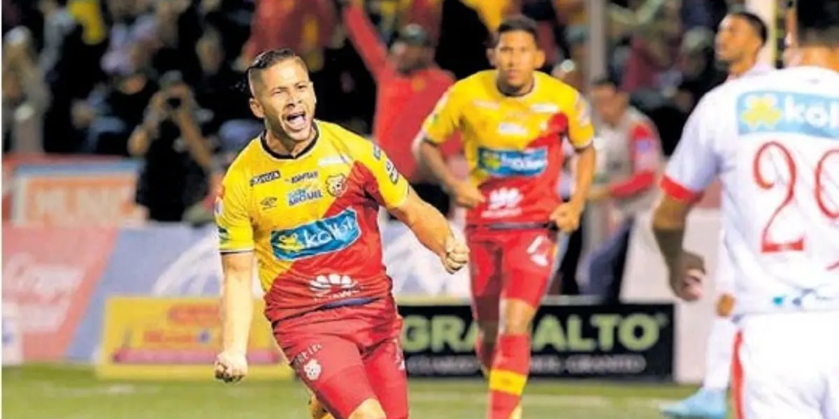 Elías Aguilar regresó al Herediano tras su paso por el fútbol de Asia.