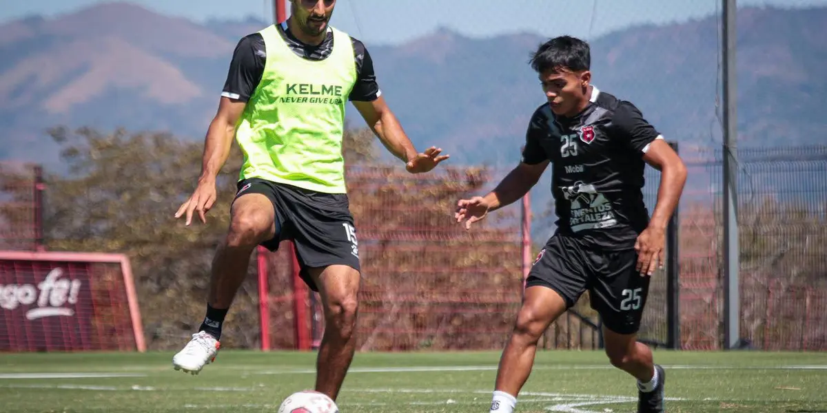 En el partido, Carlos Mora se jaló un golazo