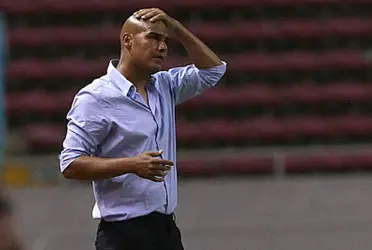 Entrenador recurrió a un discurso usado por muchos: perdimos, pero jugamos bien