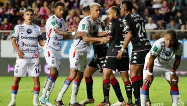 Estratega dejó fuera de los escogidos a dos figuras de peso que podrían generarle mucho en cancha