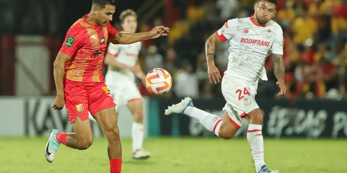 Estratega mexicano le marcó la cancha a los futbolistas con un tema que lo tiene molesto