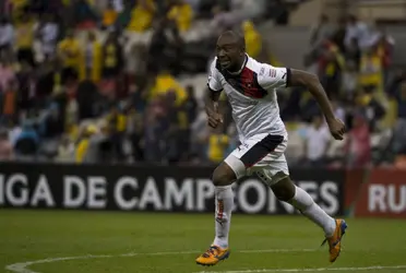 Famoso jugador se dejó ver por las instalaciones del club manudo